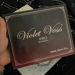 Violet Voss pro ‘matte about you’